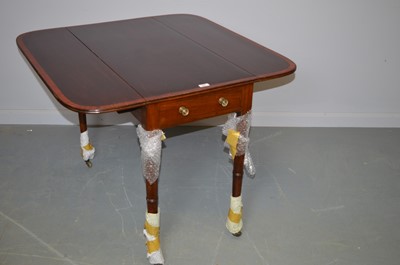 Lot 425 - 19th Century mahogany Pembroke table