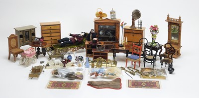 Lot 901 - A large collection of doll's house dolls, furniture and other items.