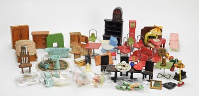 Lot 919 - A collection of vintage miniature dolls, furniture and other items.