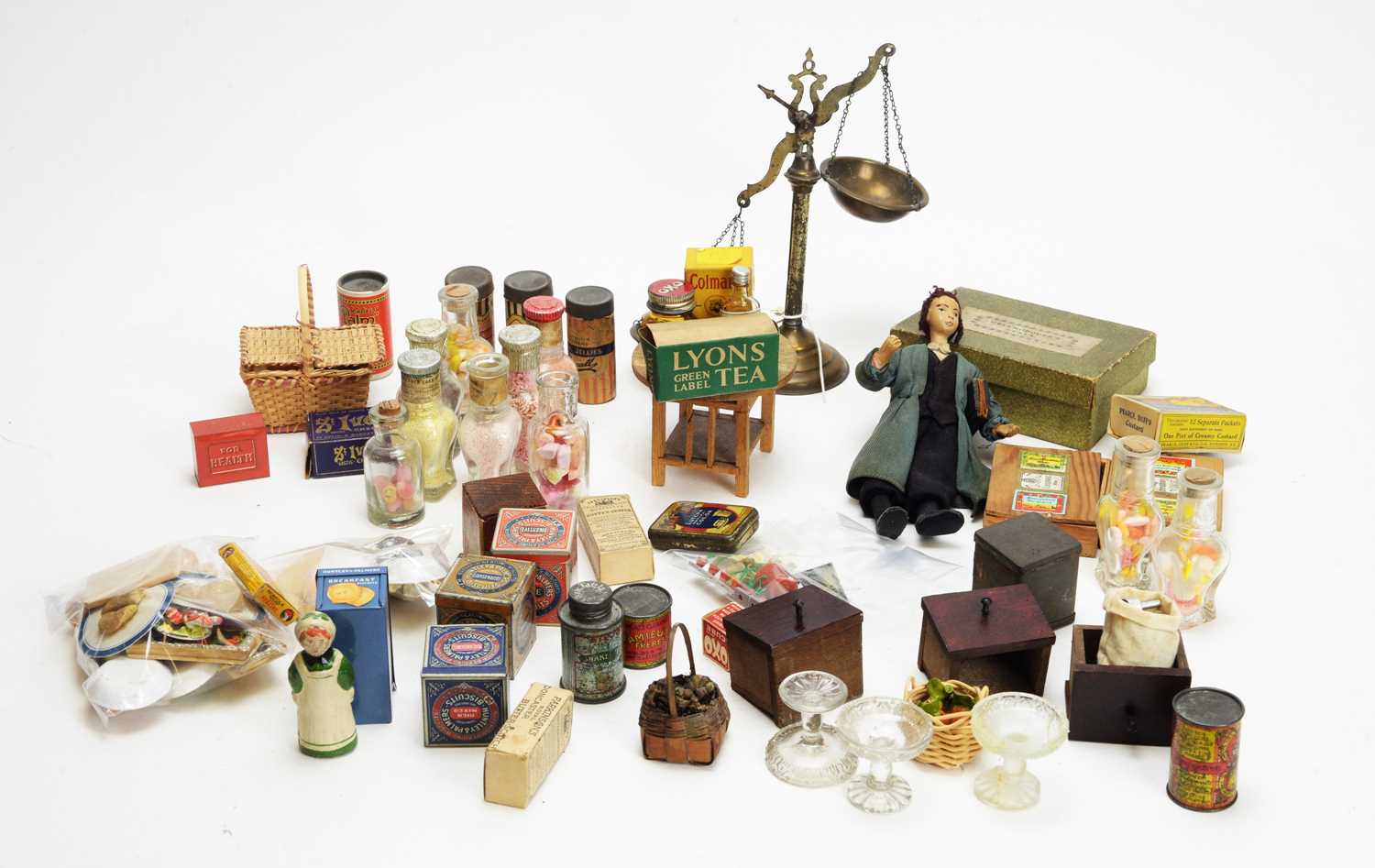 Lot 943 - A collection of shop furnishings, and other items.