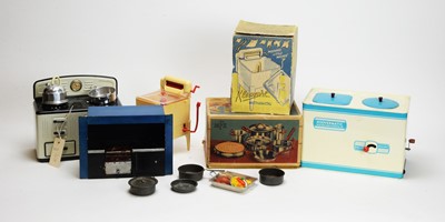 Lot 967 - Kleeware, Mechanical Dollie's Washing Machine; and other kitchen items.