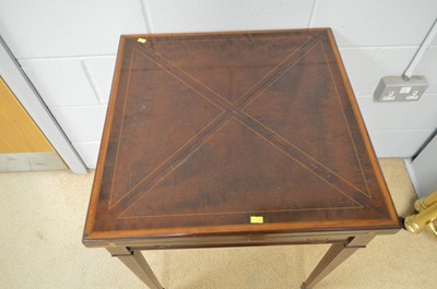 Lot 535 - Edwardian mahogany envelope card table.