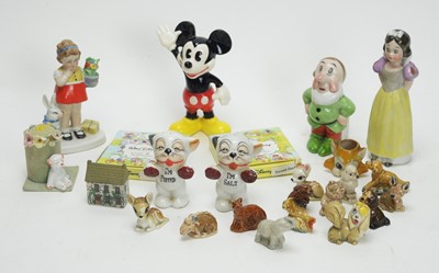 Lot 1000 - Japanese porcelain "Bonzo the Dog" salt and pepper casters; and other items.