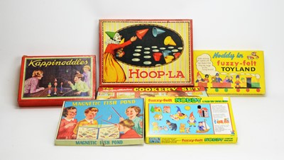 Lot 1146 - A Philip Harker cookery set; and other toys.