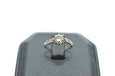 Lot 49 - A diamond ring