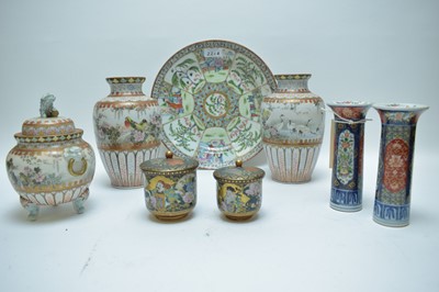 Lot 221a - Assorted Chinese and Japanese jars and vases.