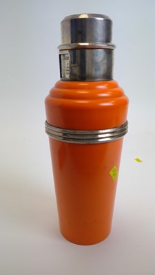 Lot 31 - Master Incolour Cocktail shaker and ice bucket