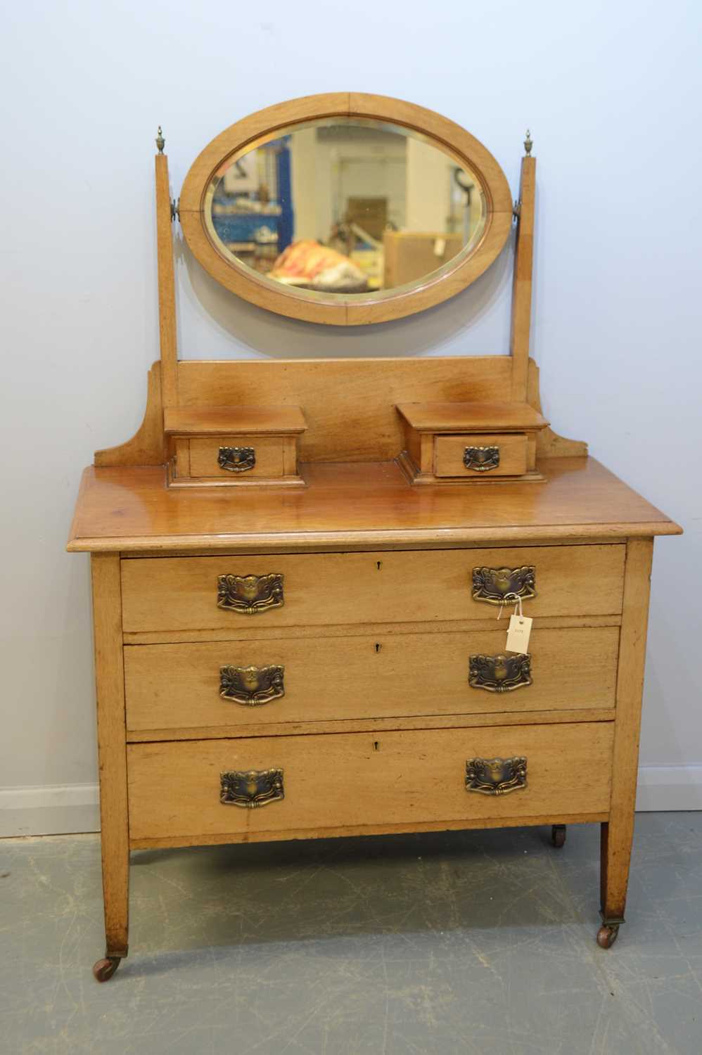 Lot 166 - Edwardian dressing chest of drawers