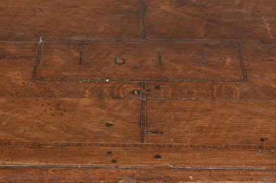 Lot 846 - 18th Century oak coffer