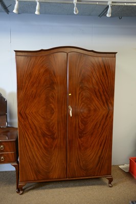 Lot 153 - Beithcraft Ltd: Modern mahogany three-piece bedroom suite.