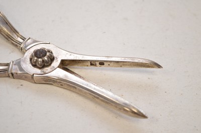 Lot 42 - A pair of Georgian silver grape scissors
