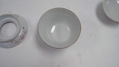 Lot 270 - Chinese ceramics