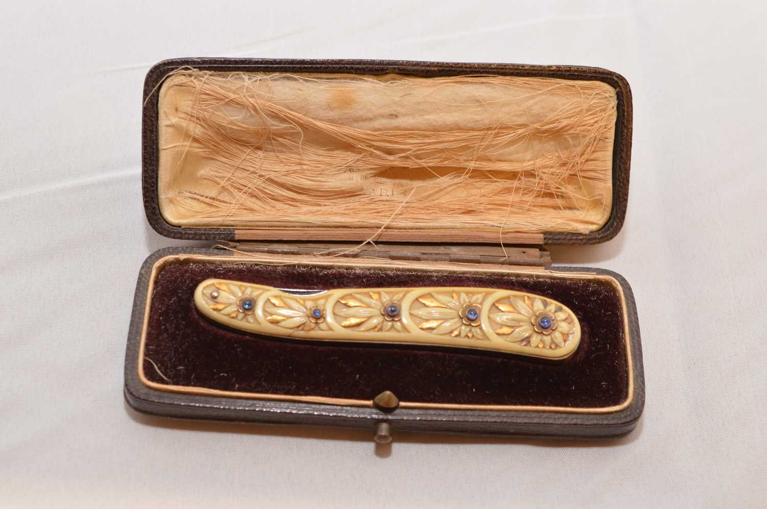 Lot 77 - A fine pocket knife