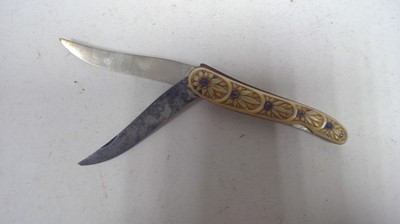 Lot 77 - A fine pocket knife