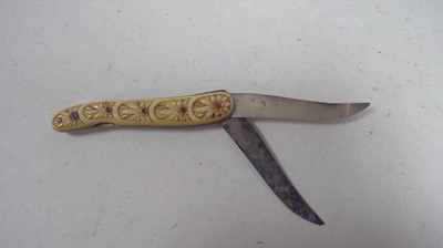 Lot 77 - A fine pocket knife