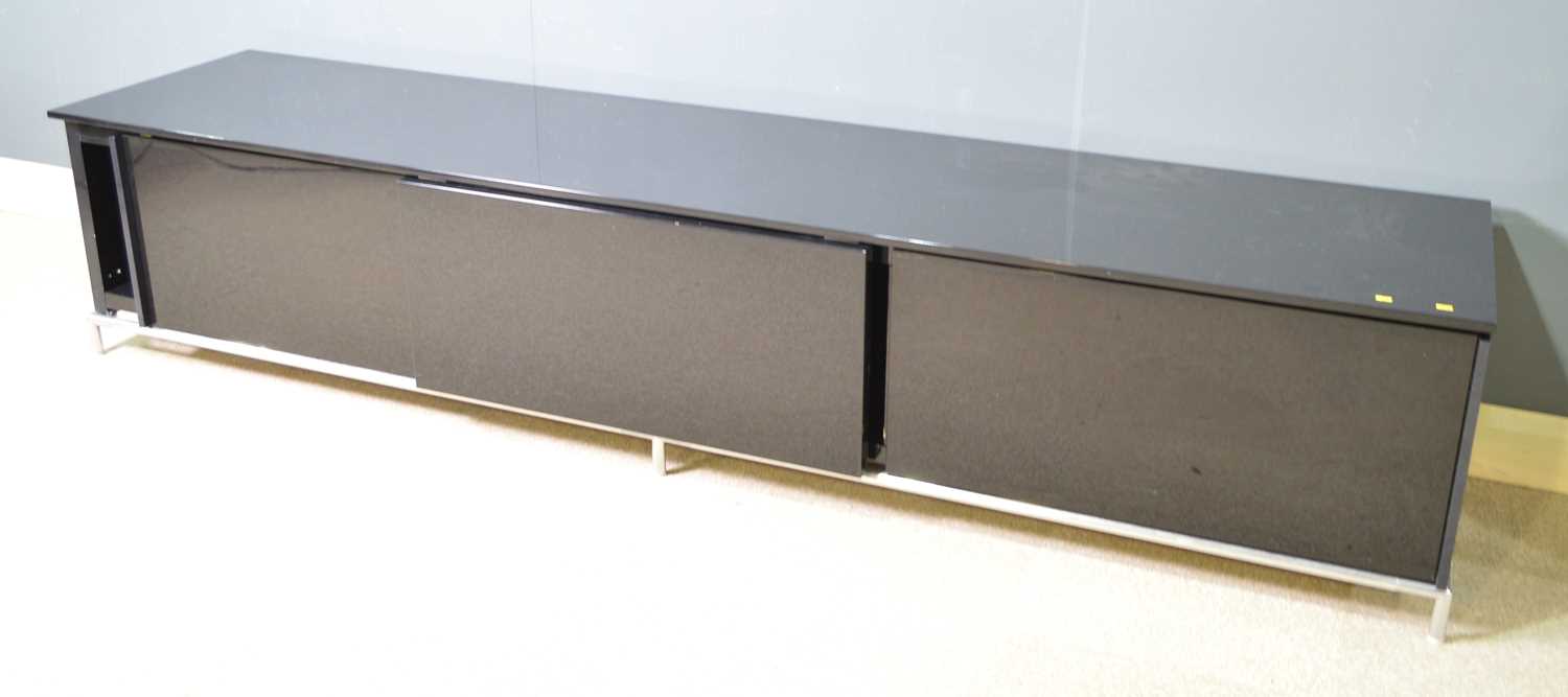 Lot 61 - A piano black low side unit, possibly by Minotti.
