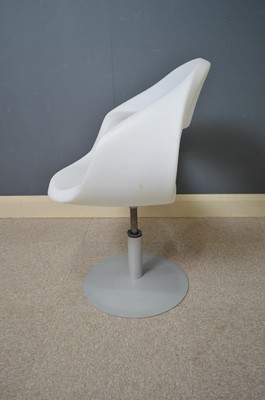 Lot 51 - Fintesi Bada 'F': moulded plastic office chair