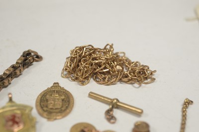 Lot 45 - Gold and yellow metal jewellery.