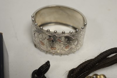 Lot 58 - 19th Century and later jewellery.