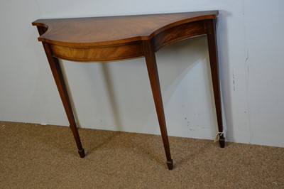 Lot 105 - An N.H. Chapman & Co Siesta reproduction mahogany side table