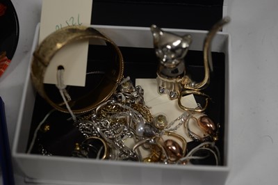 Lot 80 - Costume jewellery, watches and ornaments.