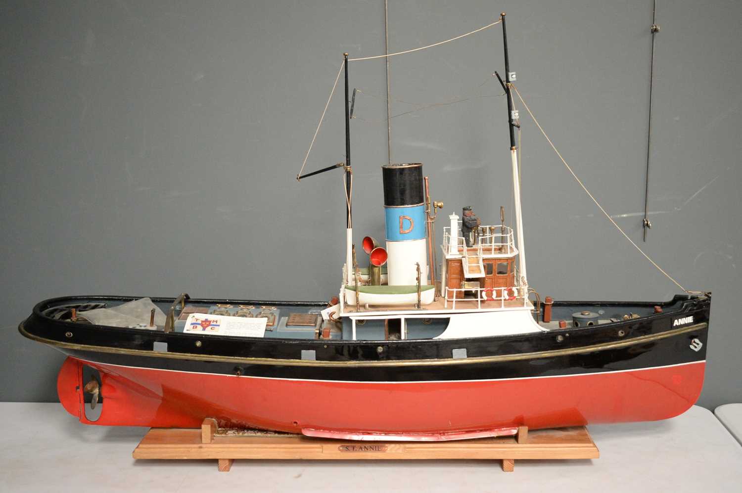 Lot 861 - Scale model of the Tyne tug boat Annie.