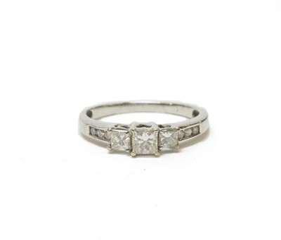 Lot 9 - A diamond dress ring