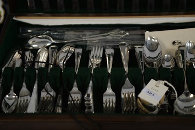 Lot 381 - A canteen of cutlery and binoculars
