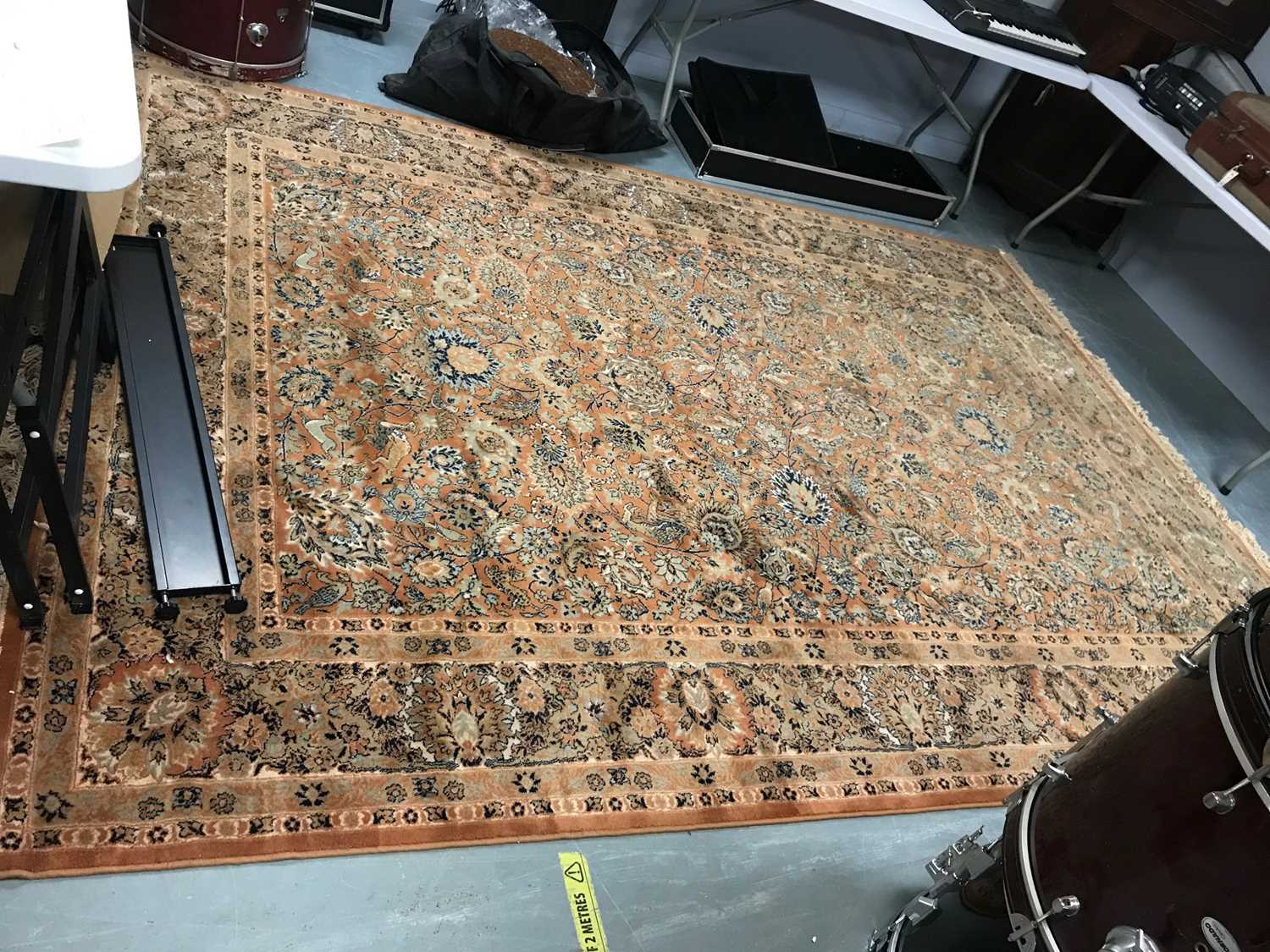 Lot 140 - Machine-made Tabriz style carpet.