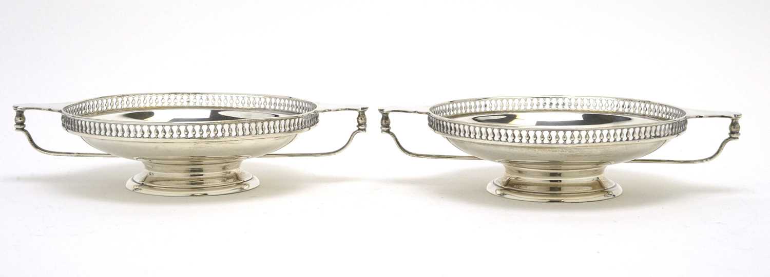Lot 160 - A pair of George V silver two-handled tazzas.