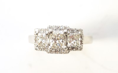 Lot 47 - Princess cut diamond dress ring