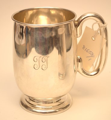 Lot 224 - A silver christening tankard by Edward Viners