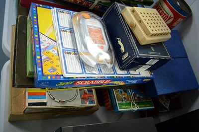 Lot 292 - A quantity of boxed games and toys.