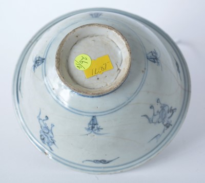 Lot 416 - Five Swatow ware bowls and a modern dish