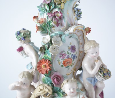 Lot 541 - Meissen centre basket and stand