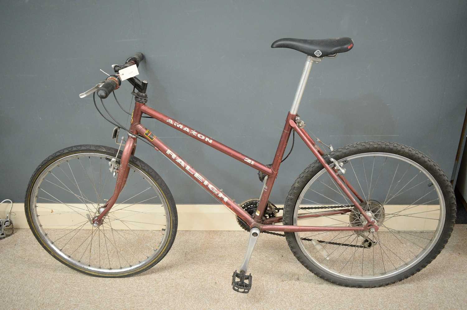 Lot 720 - A Raleigh "Amazon" woman's hybrid bicycle.