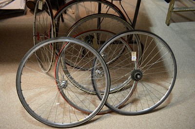 Lot 724 - Sundry road bike wheels.