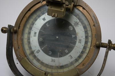 Lot 752 - A ship's compass.