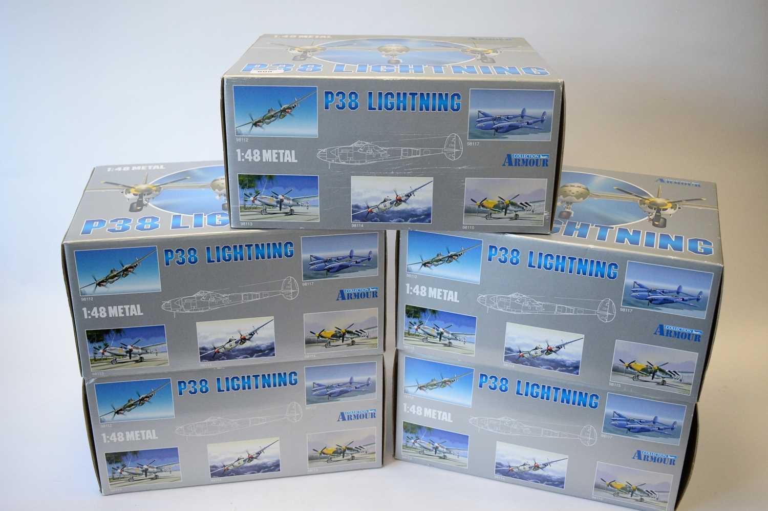 Lot 809 - Collection Armour 1:48 Scale metal diecast aeroplanes - P38 Lightning.