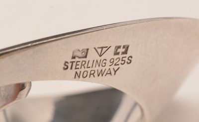 Lot 752 - Tone Vigeland for Plus Fredrikstad, sling earrings