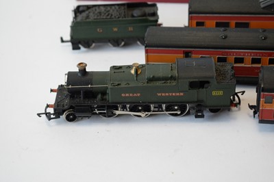 Lot 846 - 00-gauge model railway locomotives and rolling stock.