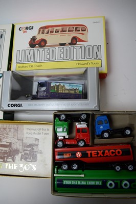 Lot 904 - Corgi diecast buses and commercial vehicles.