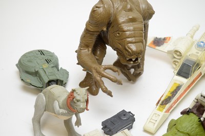 Lot 990 - Star Wars Kenner/Palitoy figures and vehicles