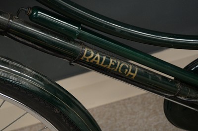 Lot 741 - A Raleigh Wayfairer lady's bicycle.