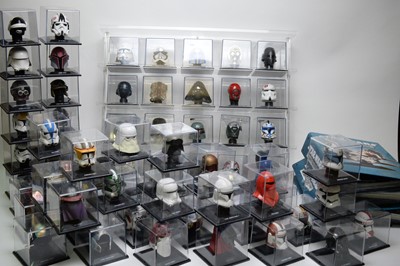 Lot 1031 - Star Wars DeAgostini helmet collection