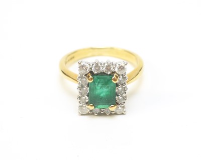 Lot 71 - Emerald and diamond cluster ring