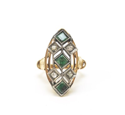 Lot 74 - Emerald and diamond ring