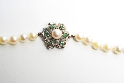 Lot 31 - A single row cultured pearl necklace