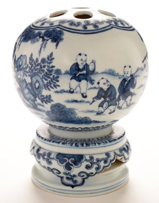 Lot 475 - Reproduction Chinese blue and white vase, Reproduction Chinese Wig stand. (2)