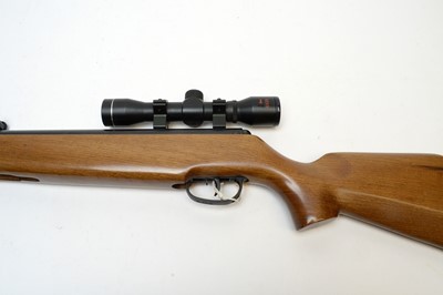 Lot 1002 - SMK19 air rifle with scope